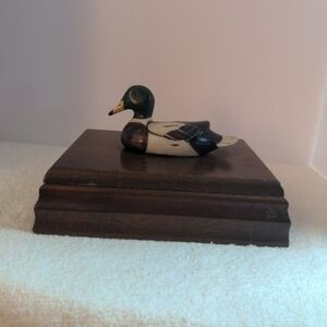 Elegant Wooden Duck Figurine - Green and Brown
